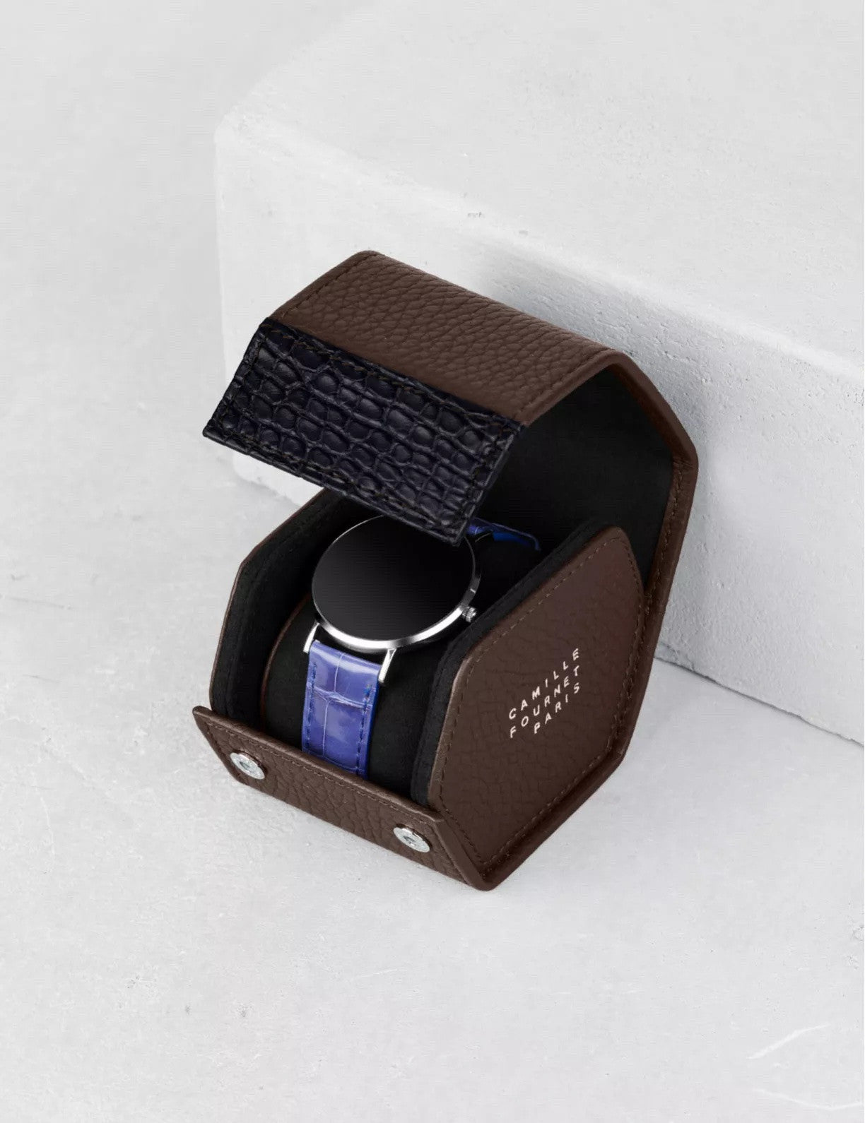 34.33  Single watch case by Camille Fournet